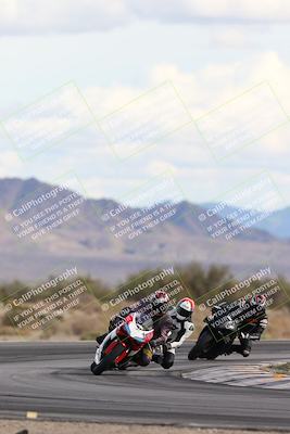 media/Nov-16-2025-Race Pace (Sun) [[8c5fa54630]]/Non Verified Riders (1st 20 Minutes)/5-Turn 15 (110pm)/